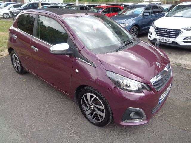 A 2015 PEUGEOT 108 1.2 VTi PureTech Allure Top! 5dr Petrol Manual Euro 5 (82 ps) A 2015 PEUGEOT 108 1.2 VTi PureTech Allure Top! 5dr Petrol Manual Euro 5 (82 ps)