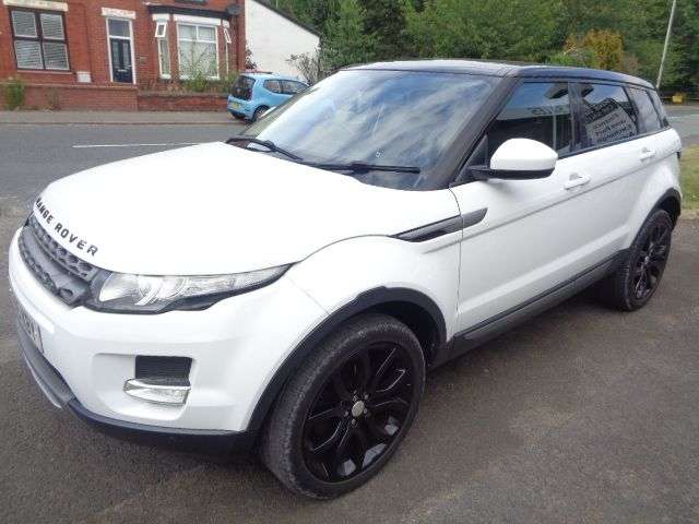 A 2015 LAND ROVER RANGE ROVER EVOQUE 2.2 SD4 Pure SUV 5dr Diesel Manual 4WD Euro 5 (s/s) (190 ps) PAN ROOF BLACK A 2015 LAND ROVER RANGE ROVER EVOQUE 2.2 SD4 Pure SUV 5dr Diesel Manual 4WD Euro 5 (s/s) (190 ps) PAN ROOF BLACK
