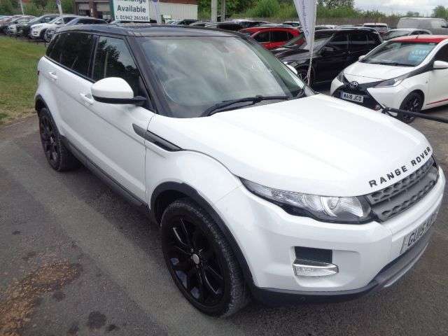 A 2015 LAND ROVER RANGE ROVER EVOQUE 2.2 SD4 Pure SUV 5dr Diesel Manual 4WD Euro 5 (s/s) (190 ps) PAN ROOF BLACK A 2015 LAND ROVER RANGE ROVER EVOQUE 2.2 SD4 Pure SUV 5dr Diesel Manual 4WD Euro 5 (s/s) (190 ps) PAN ROOF BLACK