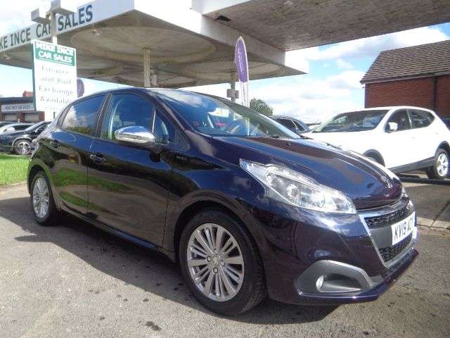 A 2019 PEUGEOT 208 1.2 PureTech Signature Hatchback 5dr Petrol Manual Euro 6 (s/s) (82 ps) APP A 2019 PEUGEOT 208 1.2 PureTech Signature Hatchback 5dr Petrol Manual Euro 6 (s/s) (82 ps) APP
