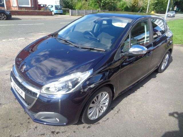 A 2019 PEUGEOT 208 1.2 PureTech Signature Hatchback 5dr Petrol Manual Euro 6 (s/s) (82 ps) APP A 2019 PEUGEOT 208 1.2 PureTech Signature Hatchback 5dr Petrol Manual Euro 6 (s/s) (82 ps) APP