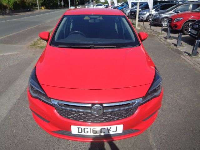 A 2016 VAUXHALL ASTRA 1.4i Energy Hatchback 5dr Petrol Manual Euro 6 (100 ps) 10 SERVICE STAMPS 1 A 2016 VAUXHALL ASTRA 1.4i Energy Hatchback 5dr Petrol Manual Euro 6 (100 ps) 10 SERVICE STAMPS 1