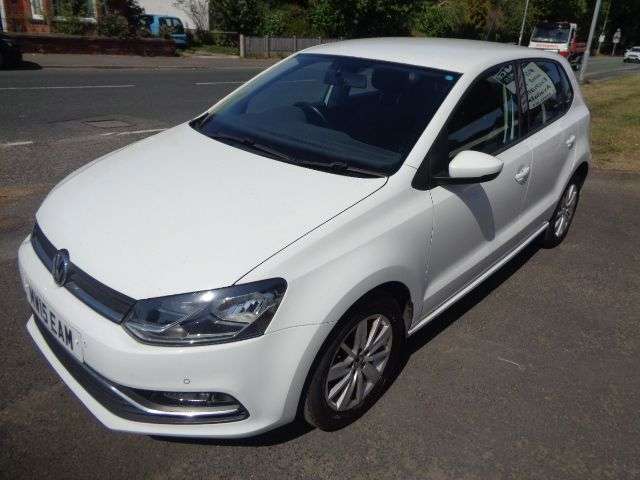 A 2015 VOLKSWAGEN POLO 1.2 TSI BlueMotion Tech SE Hatchback 5dr Petrol Manual Euro 6 (s/s) (90 ps) A 2015 VOLKSWAGEN POLO 1.2 TSI BlueMotion Tech SE Hatchback 5dr Petrol Manual Euro 6 (s/s) (90 ps)
