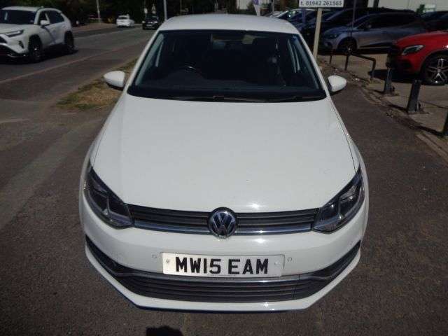 A 2015 VOLKSWAGEN POLO 1.2 TSI BlueMotion Tech SE Hatchback 5dr Petrol Manual Euro 6 (s/s) (90 ps) A 2015 VOLKSWAGEN POLO 1.2 TSI BlueMotion Tech SE Hatchback 5dr Petrol Manual Euro 6 (s/s) (90 ps)