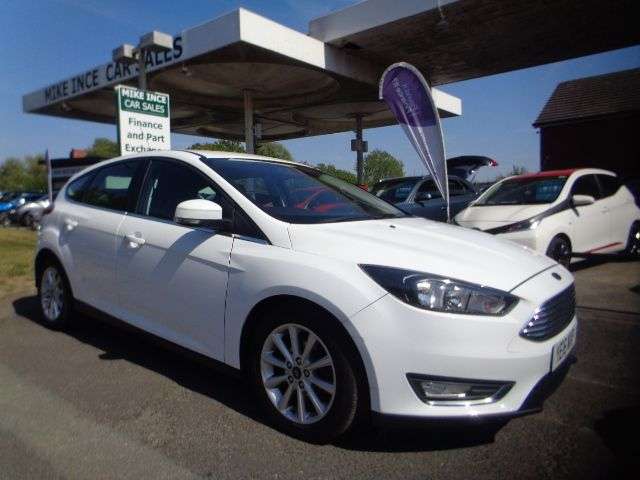 A 2016 FORD FOCUS 1.0T EcoBoost Titanium Hatchback 5dr Petrol Manual Euro 6 (s/s) (125 ps) SA A 2016 FORD FOCUS 1.0T EcoBoost Titanium Hatchback 5dr Petrol Manual Euro 6 (s/s) (125 ps) SA