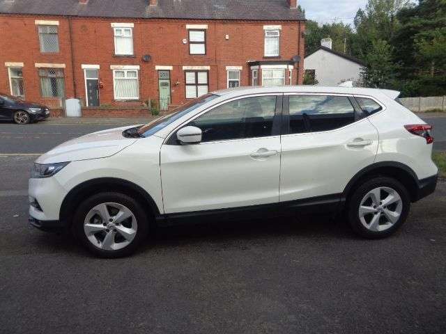 A 2019 NISSAN QASHQAI 1.5 dCi Acenta Premium SUV 5dr Diesel Manual Euro 6 (s/s) (115 ps) A 2019 NISSAN QASHQAI 1.5 dCi Acenta Premium SUV 5dr Diesel Manual Euro 6 (s/s) (115 ps)