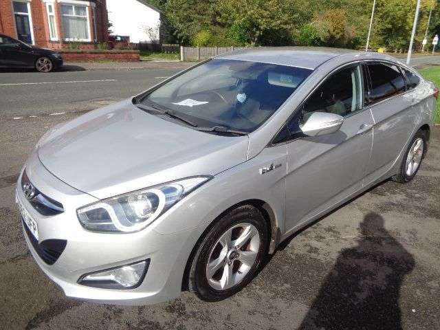 A 2012 HYUNDAI I40 1.7 CRDi Blue Drive Active Saloon 4dr Diesel Manual Euro 5 (s/s) (115 ps) A 2012 HYUNDAI I40 1.7 CRDi Blue Drive Active Saloon 4dr Diesel Manual Euro 5 (s/s) (115 ps)