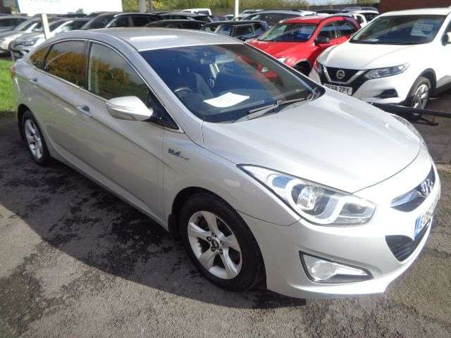 A 2012 HYUNDAI I40 1.7 CRDi Blue Drive Active Saloon 4dr Diesel Manual Euro 5 (s/s) (115 ps) A 2012 HYUNDAI I40 1.7 CRDi Blue Drive Active Saloon 4dr Diesel Manual Euro 5 (s/s) (115 ps)