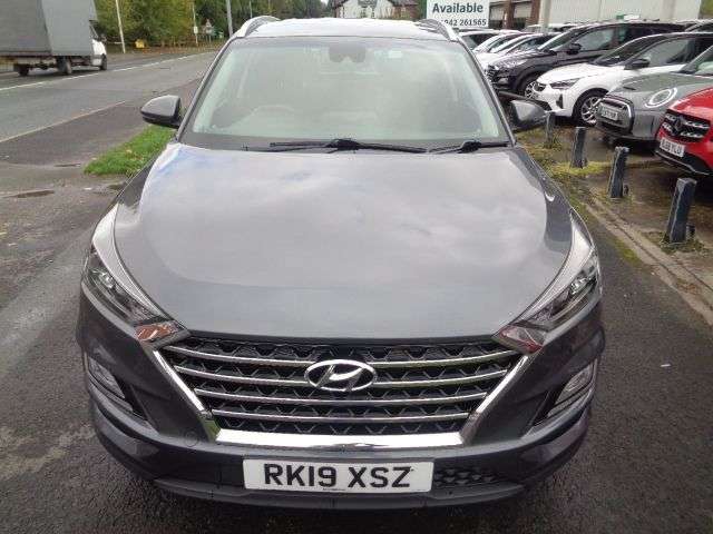 A 2019 HYUNDAI TUCSON 1.6 GDi SE Nav SUV 5dr Petrol Manual Euro 6 (s/s) (132 ps) 4 SERVICE STAMPS A 2019 HYUNDAI TUCSON 1.6 GDi SE Nav SUV 5dr Petrol Manual Euro 6 (s/s) (132 ps) 4 SERVICE STAMPS