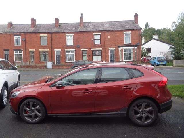 A 2014 VOLVO V40 CROSS COUNTRY 1.6 D2 Lux Hatchback 5dr Diesel Manual Euro 5 (s/s) (115 ps) TIMING BELT & A 2014 VOLVO V40 CROSS COUNTRY 1.6 D2 Lux Hatchback 5dr Diesel Manual Euro 5 (s/s) (115 ps) TIMING BELT &