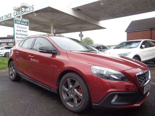 A 2014 VOLVO V40 CROSS COUNTRY 1.6 D2 Lux Hatchback 5dr Diesel Manual Euro 5 (s/s) (115 ps) TIMING BELT & A 2014 VOLVO V40 CROSS COUNTRY 1.6 D2 Lux Hatchback 5dr Diesel Manual Euro 5 (s/s) (115 ps) TIMING BELT &
