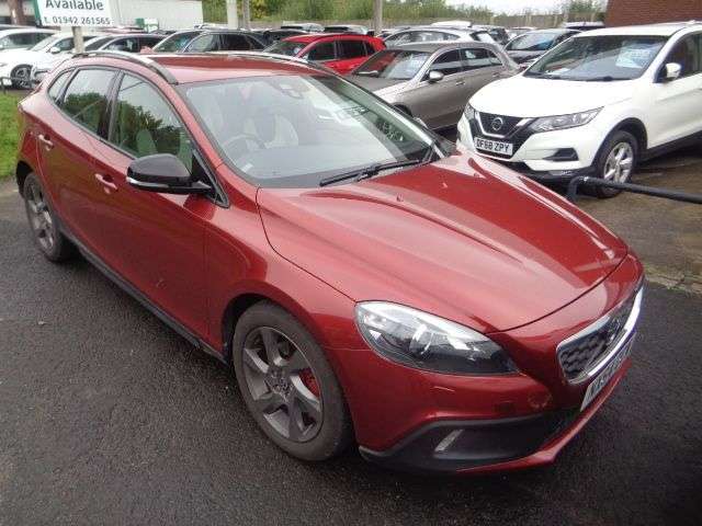 A 2014 VOLVO V40 CROSS COUNTRY 1.6 D2 Lux Hatchback 5dr Diesel Manual Euro 5 (s/s) (115 ps) TIMING BELT & A 2014 VOLVO V40 CROSS COUNTRY 1.6 D2 Lux Hatchback 5dr Diesel Manual Euro 5 (s/s) (115 ps) TIMING BELT &