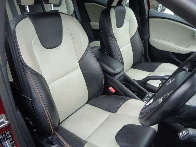 2014 VOLVO V40 CROSS COUNTRY 2014 VOLVO V40 CROSS COUNTRY