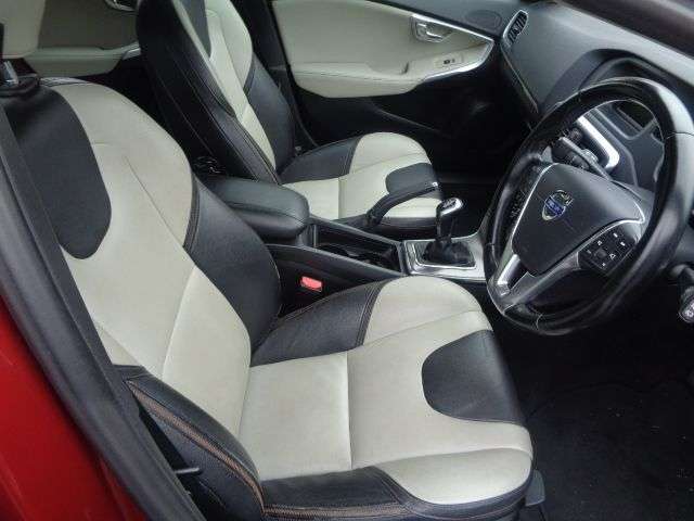 2014 VOLVO V40 CROSS COUNTRY 2014 VOLVO V40 CROSS COUNTRY