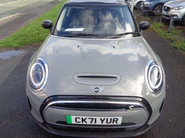 A 2021 MINI ELECTRIC HATCH Cooper SE 32.6kWh Level 1 Hatchback 3dr Electric Auto (184 ps) STUNNING CAR A 2021 MINI ELECTRIC HATCH Cooper SE 32.6kWh Level 1 Hatchback 3dr Electric Auto (184 ps) STUNNING CAR