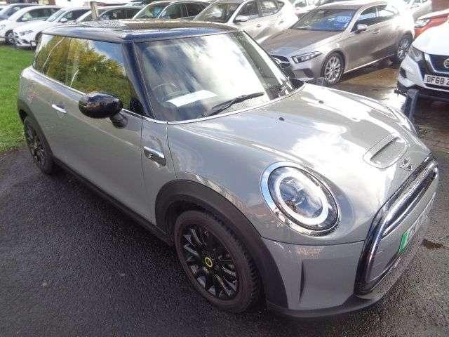 A 2021 MINI ELECTRIC HATCH Cooper SE 32.6kWh Level 1 Hatchback 3dr Electric Auto (184 ps) STUNNING CAR A 2021 MINI ELECTRIC HATCH Cooper SE 32.6kWh Level 1 Hatchback 3dr Electric Auto (184 ps) STUNNING CAR