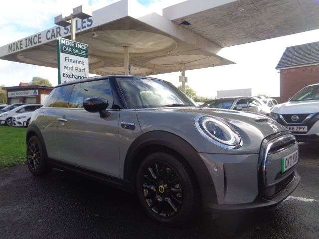 A 2021 MINI ELECTRIC HATCH Cooper SE 32.6kWh Level 1 Hatchback 3dr Electric Auto (184 ps) STUNNING CAR A 2021 MINI ELECTRIC HATCH Cooper SE 32.6kWh Level 1 Hatchback 3dr Electric Auto (184 ps) STUNNING CAR