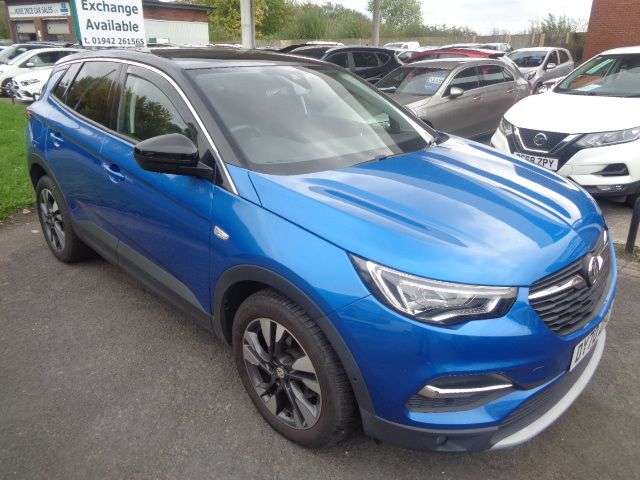 A 2020 VAUXHALL GRANDLAND X 1.2 Turbo SRi Nav SUV 5dr Petrol Auto Euro 6 (s/s) (130 ps) 4 SERVICE STAMP A 2020 VAUXHALL GRANDLAND X 1.2 Turbo SRi Nav SUV 5dr Petrol Auto Euro 6 (s/s) (130 ps) 4 SERVICE STAMP