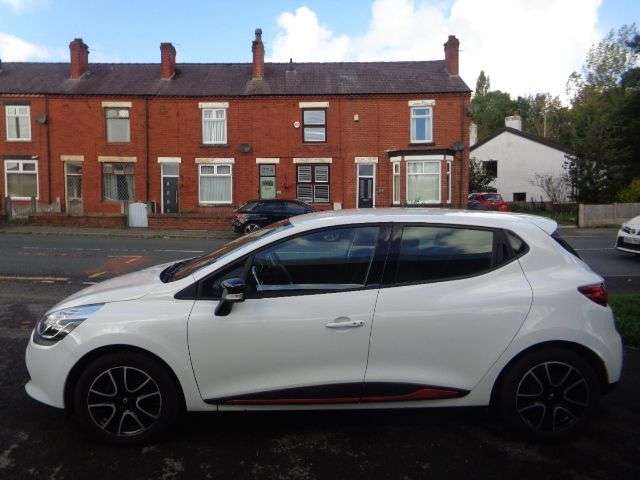 A 2016 RENAULT CLIO 1.2 16V Dynamique Nav Hatchback 5dr Petrol Manual Euro 6 (75 ps) 8 SERVICE A 2016 RENAULT CLIO 1.2 16V Dynamique Nav Hatchback 5dr Petrol Manual Euro 6 (75 ps) 8 SERVICE