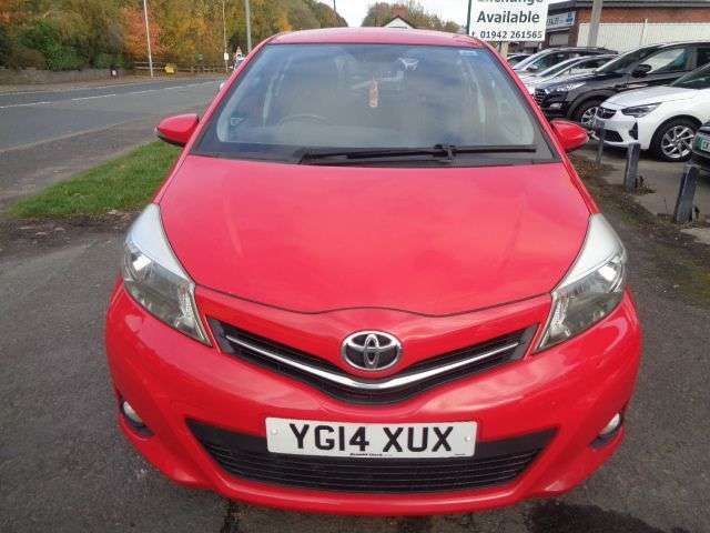 A 2014 TOYOTA YARIS 1.0 VVT-i Active Hatchback 5dr Petrol Manual Euro 5 (69 ps) LOW INSURANCE 1 A 2014 TOYOTA YARIS 1.0 VVT-i Active Hatchback 5dr Petrol Manual Euro 5 (69 ps) LOW INSURANCE 1