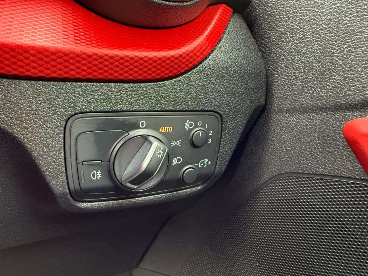 2017 AUDI Q2 2017 AUDI Q2