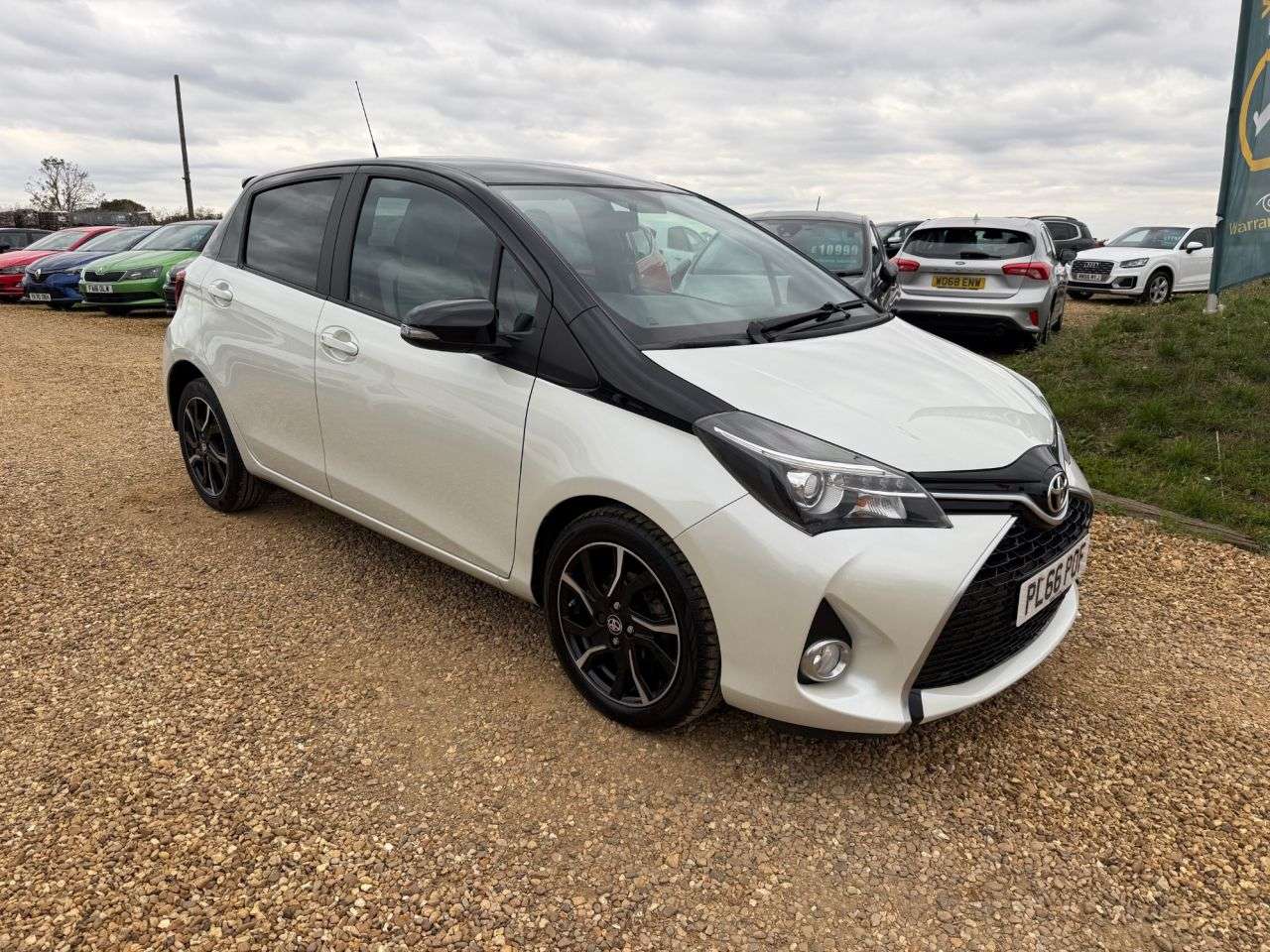 2017 TOYOTA YARIS 2017 TOYOTA YARIS
