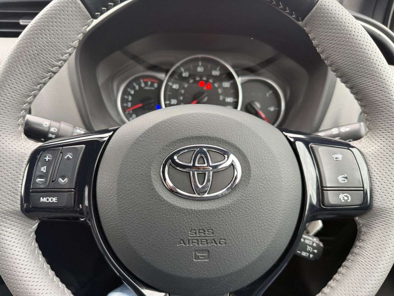2017 TOYOTA YARIS 2017 TOYOTA YARIS