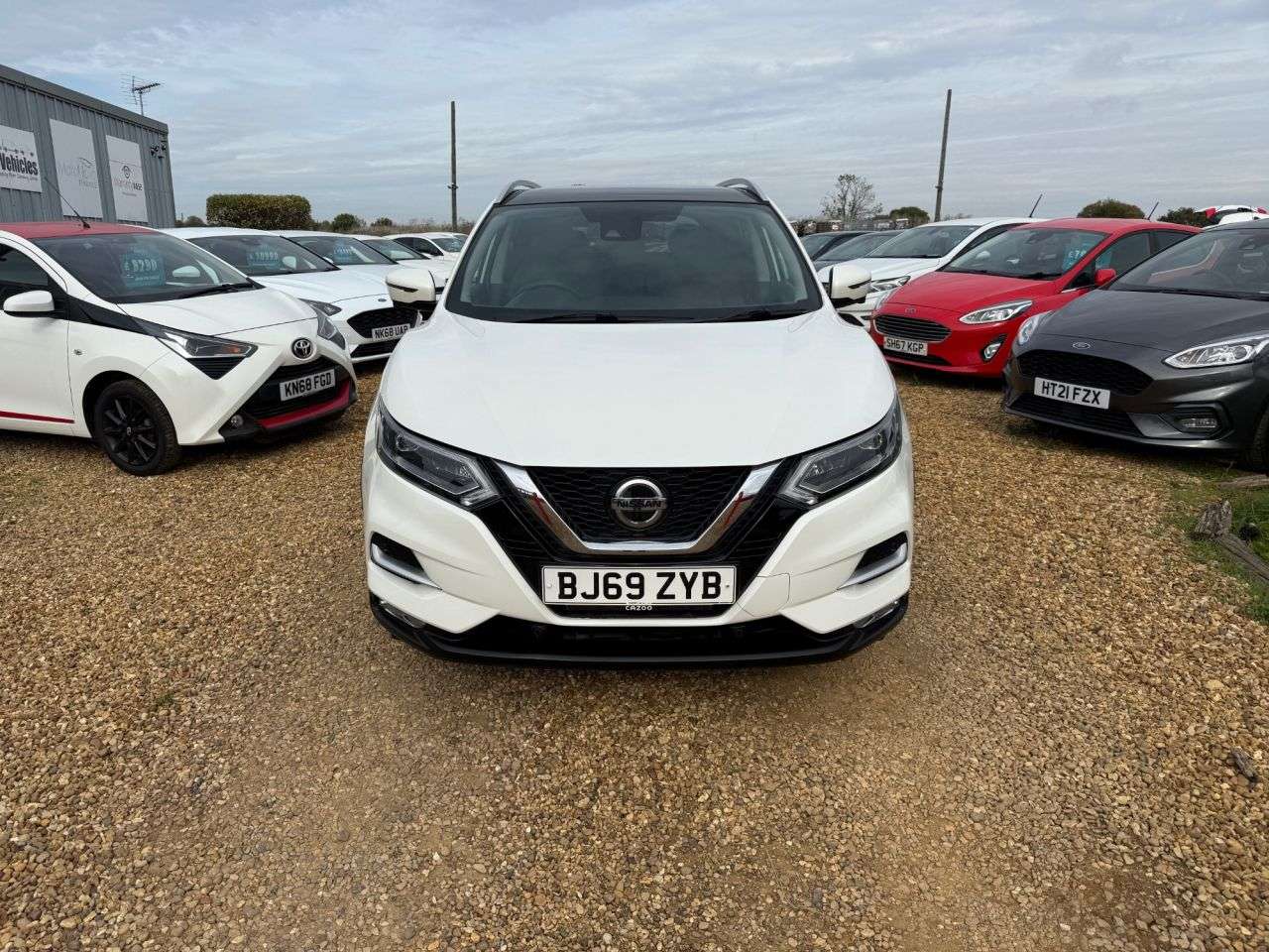 A 2019 NISSAN QASHQAI 1.3 DIG-T Tekna SUV 5dr Petrol Manual Euro 6 (s/s) (140 ps) A 2019 NISSAN QASHQAI 1.3 DIG-T Tekna SUV 5dr Petrol Manual Euro 6 (s/s) (140 ps)