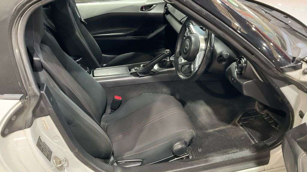 2016 MAZDA MX-5 2016 MAZDA MX-5