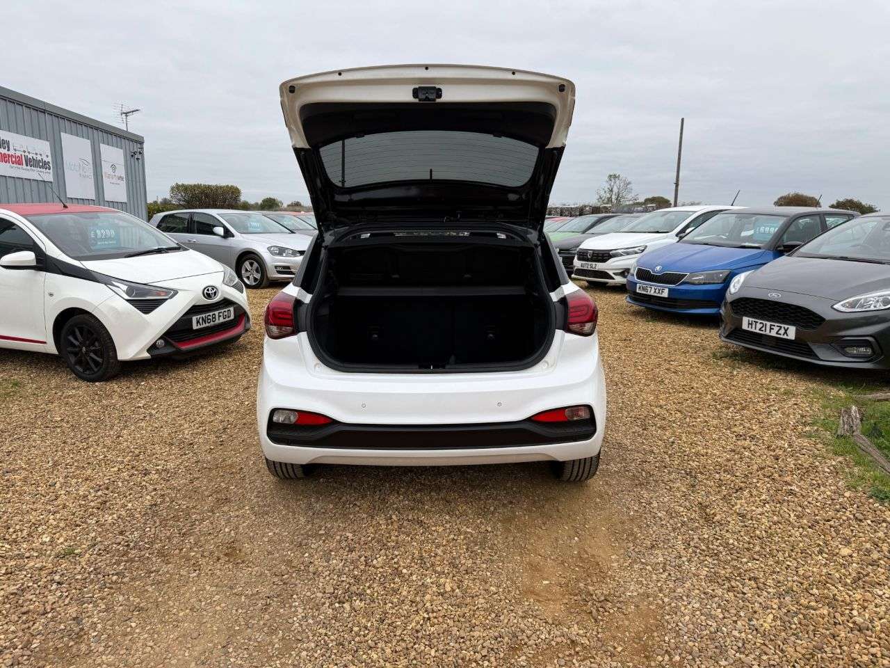 2020 HYUNDAI I20 2020 HYUNDAI I20