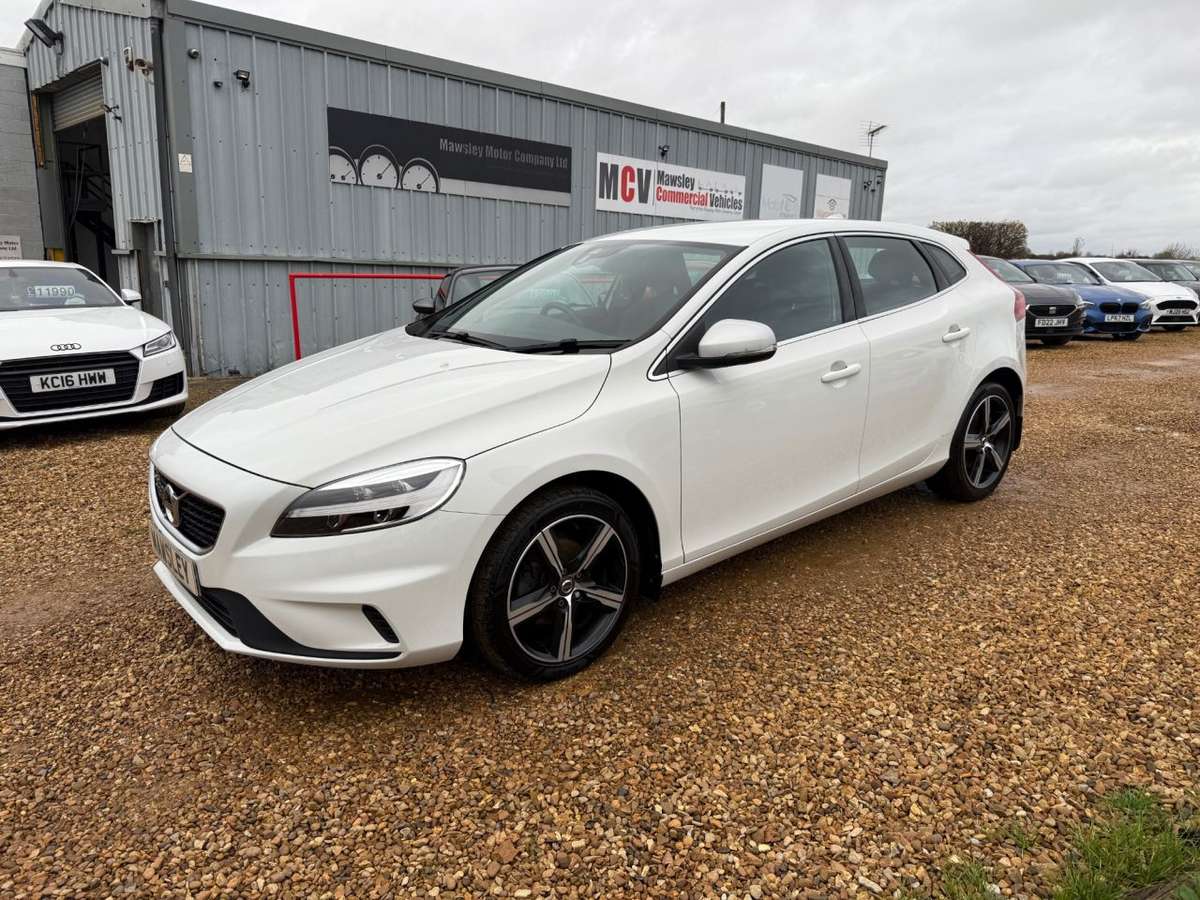 Check out this Volvo V40 2017 Diesel Manual
