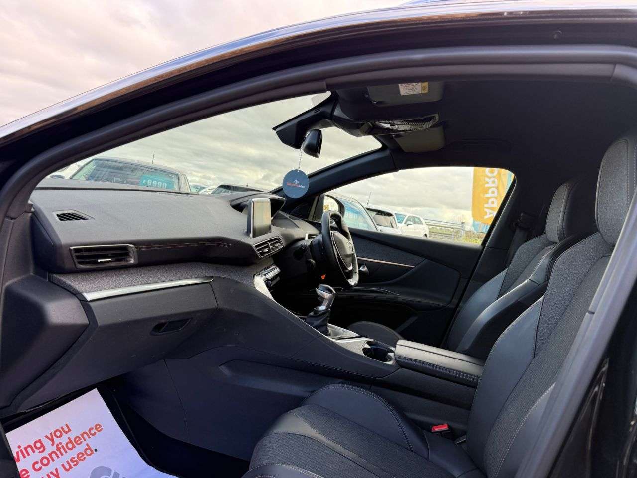 2019 PEUGEOT 5008 2019 PEUGEOT 5008