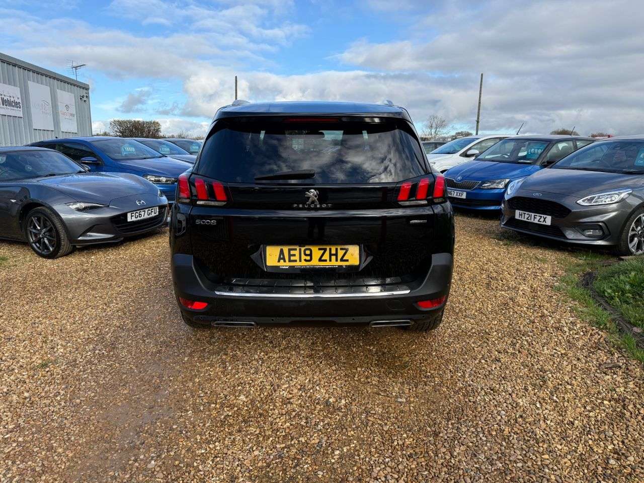 2019 PEUGEOT 5008 2019 PEUGEOT 5008