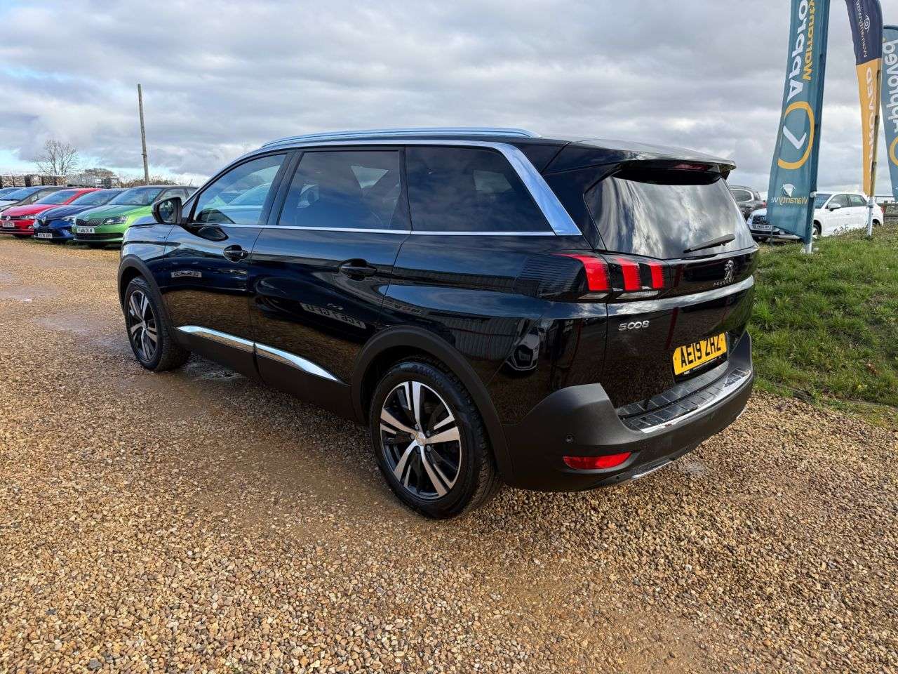2019 PEUGEOT 5008 2019 PEUGEOT 5008