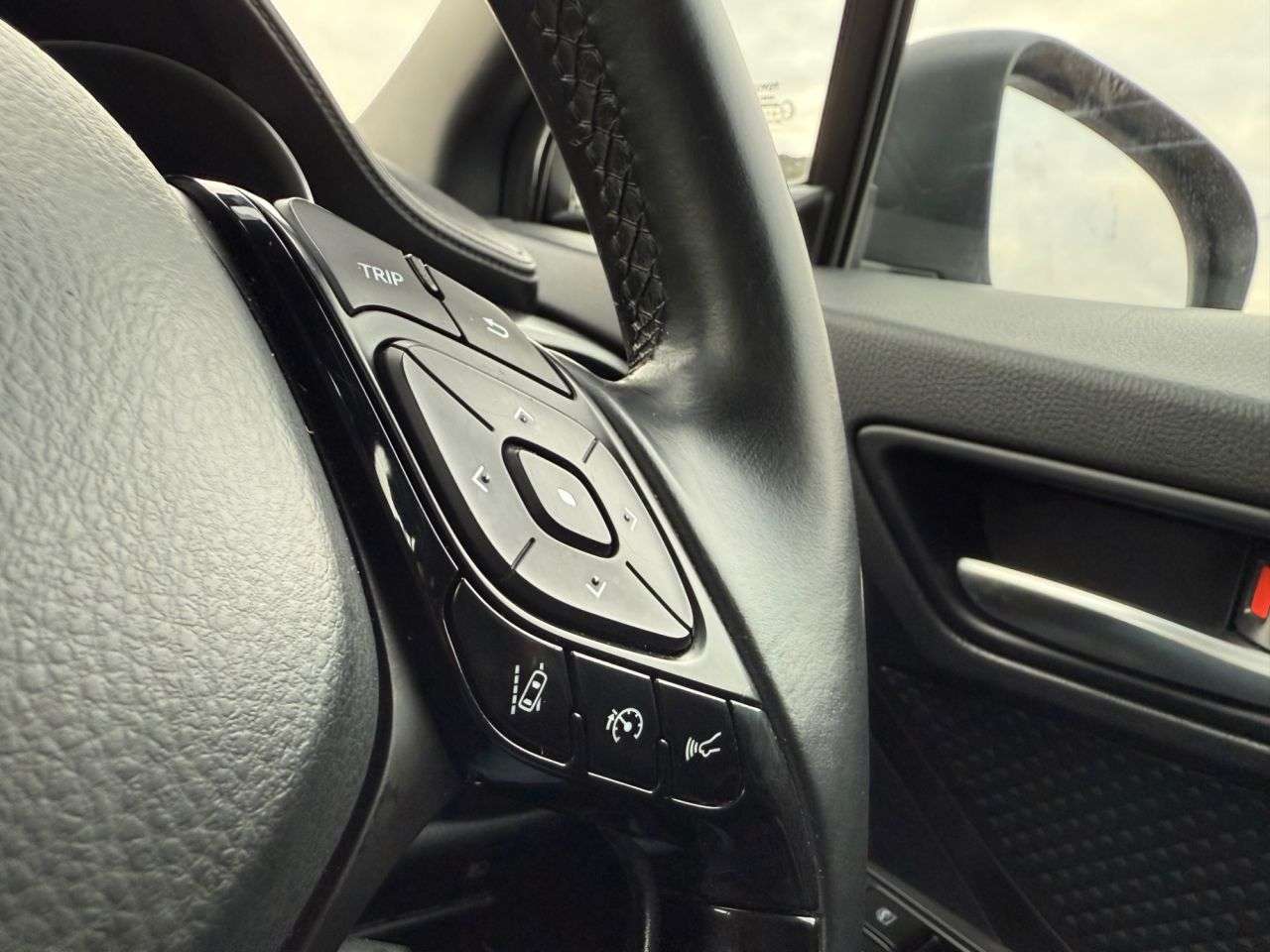 2018 TOYOTA C-HR 2018 TOYOTA C-HR