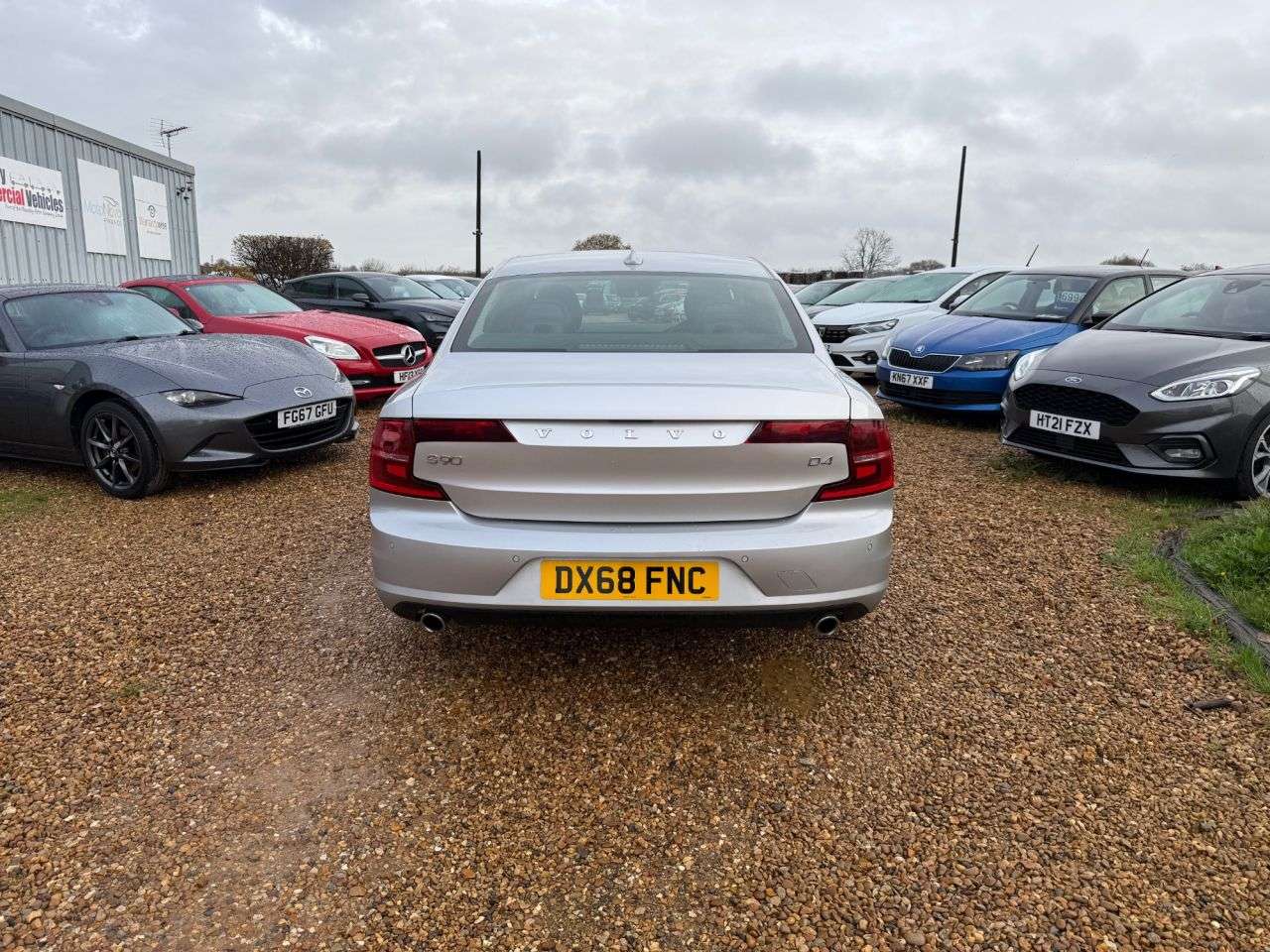 2018 VOLVO S90 2018 VOLVO S90