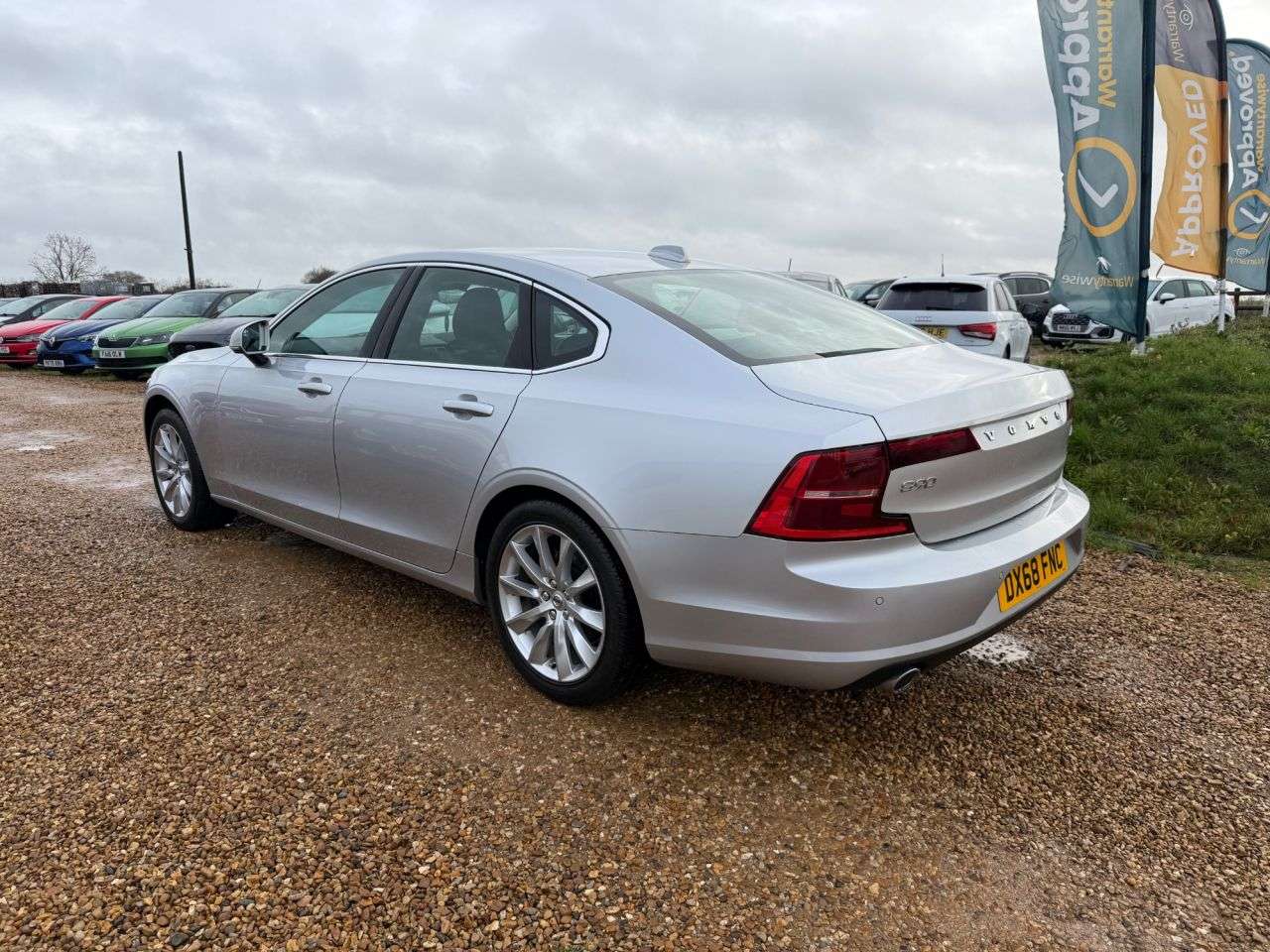 2018 VOLVO S90 2018 VOLVO S90