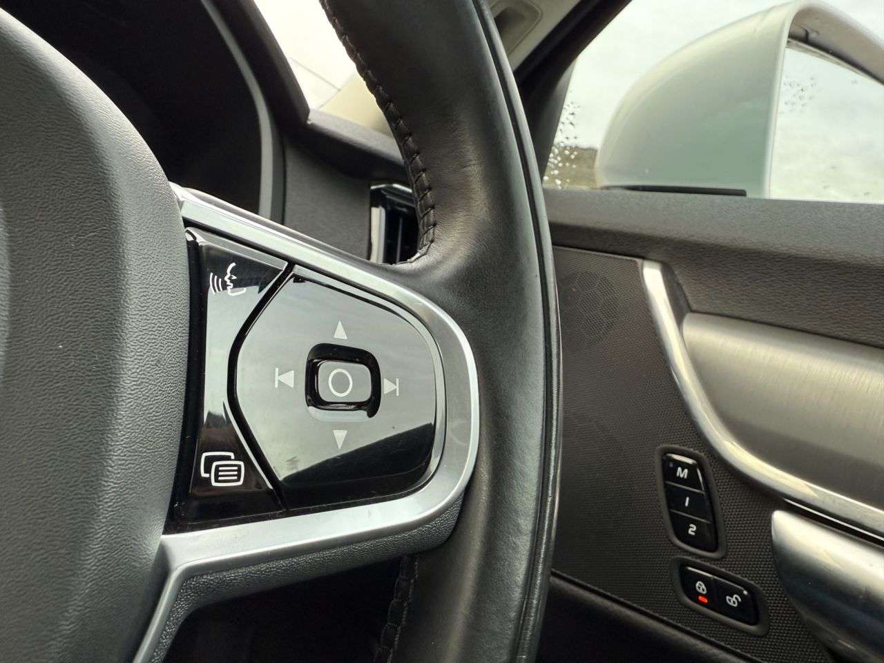 2018 VOLVO S90 2018 VOLVO S90