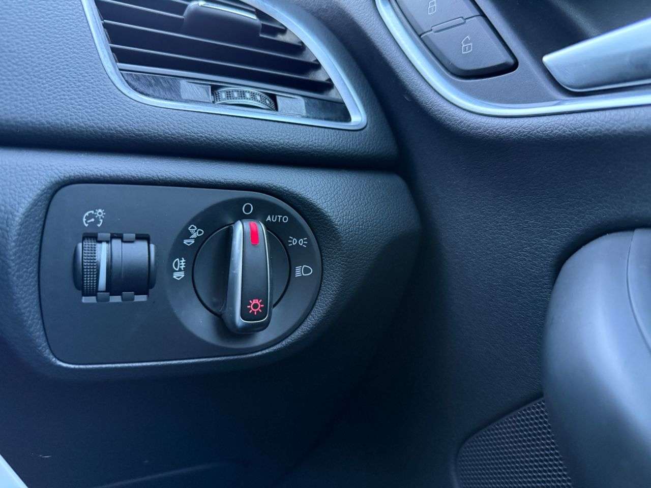 2018 AUDI Q3 2018 AUDI Q3