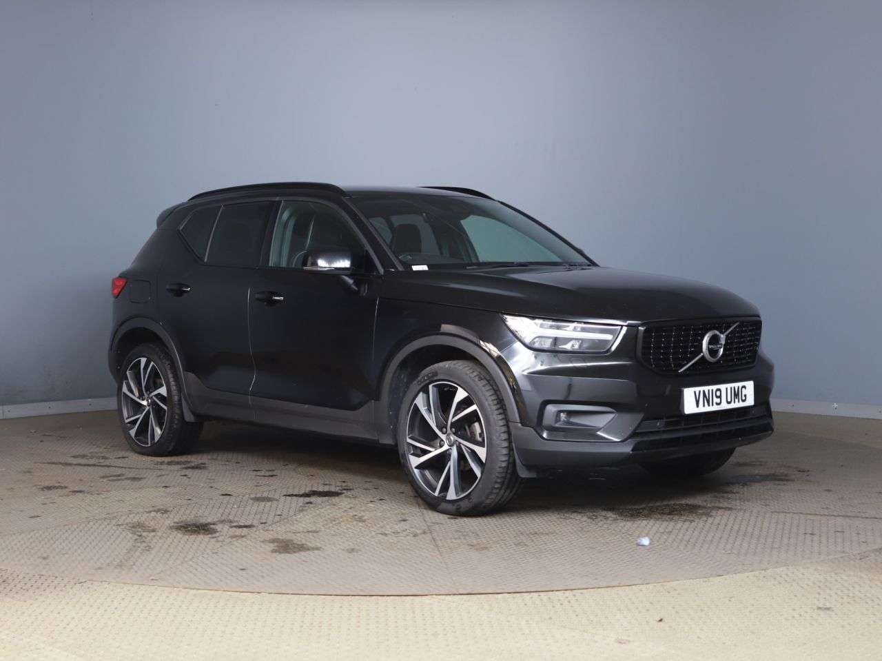 2019 VOLVO XC40 2019 VOLVO XC40
