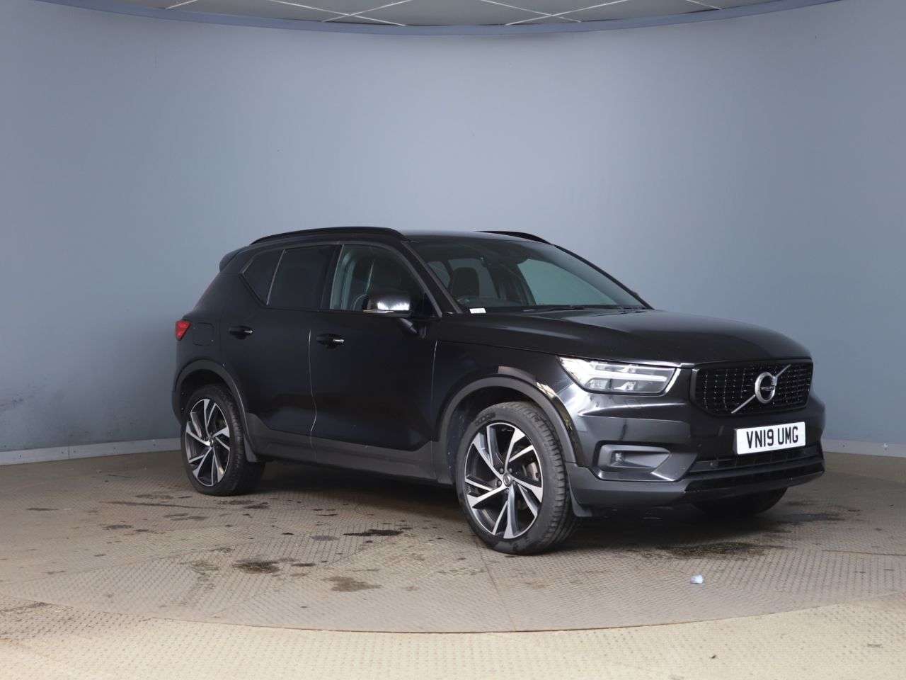 2019 VOLVO XC40 2019 VOLVO XC40