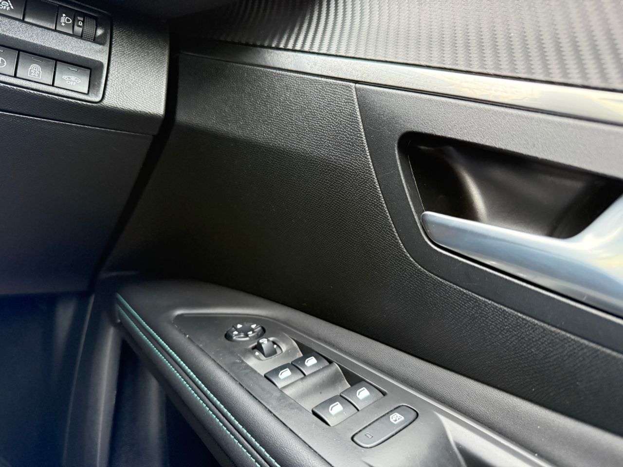 2021 PEUGEOT 3008 2021 PEUGEOT 3008