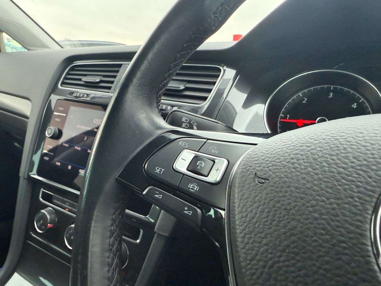 2019 VOLKSWAGEN GOLF 2019 VOLKSWAGEN GOLF