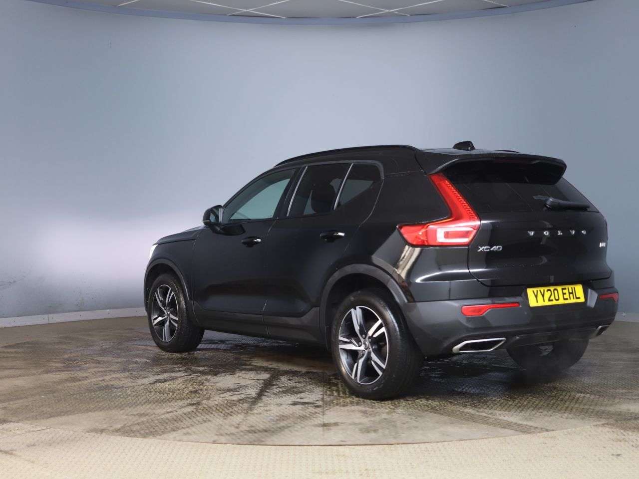 2020 VOLVO XC40 2020 VOLVO XC40