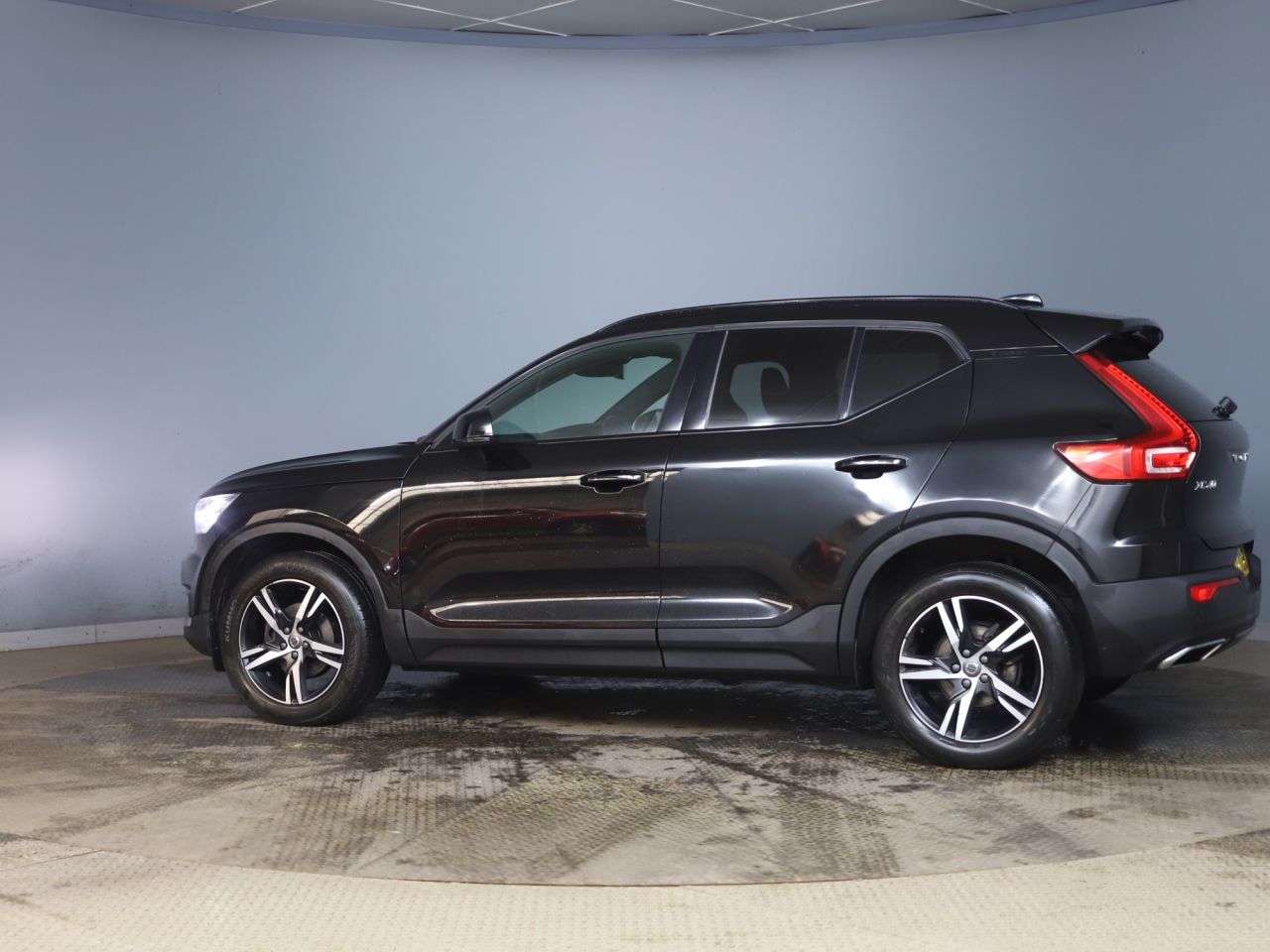 2020 VOLVO XC40 2020 VOLVO XC40