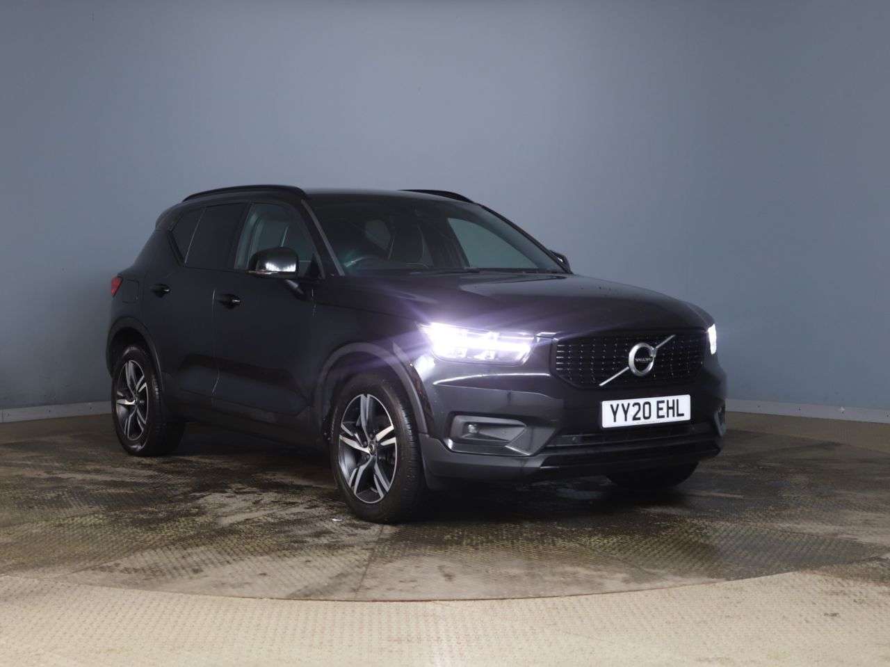 2020 VOLVO XC40 2020 VOLVO XC40