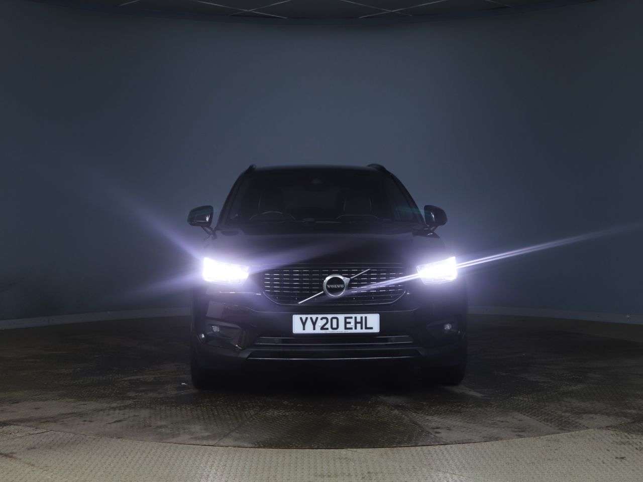 2020 VOLVO XC40 2020 VOLVO XC40
