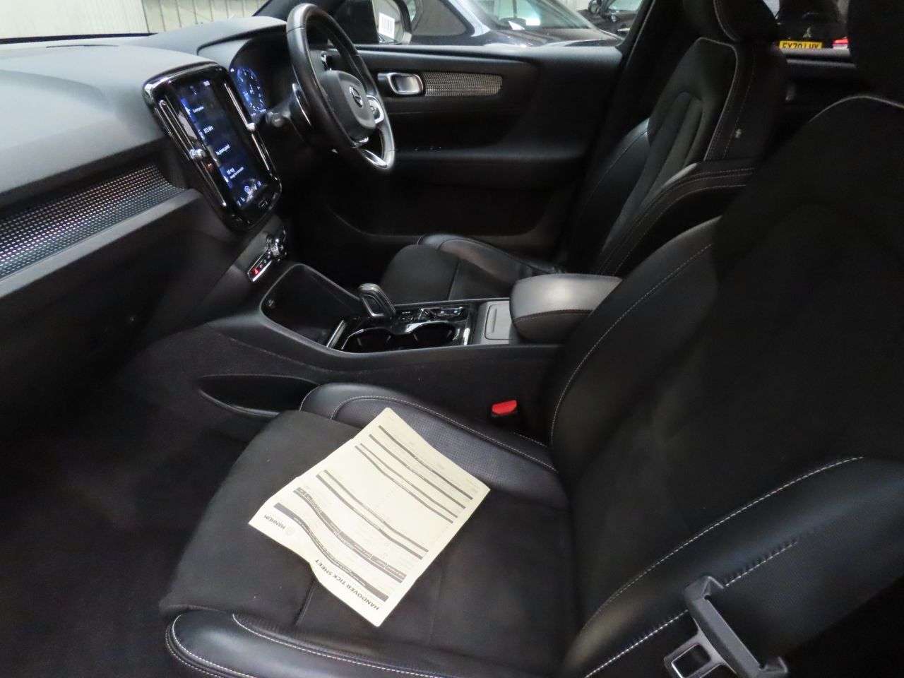 2020 VOLVO XC40 2020 VOLVO XC40