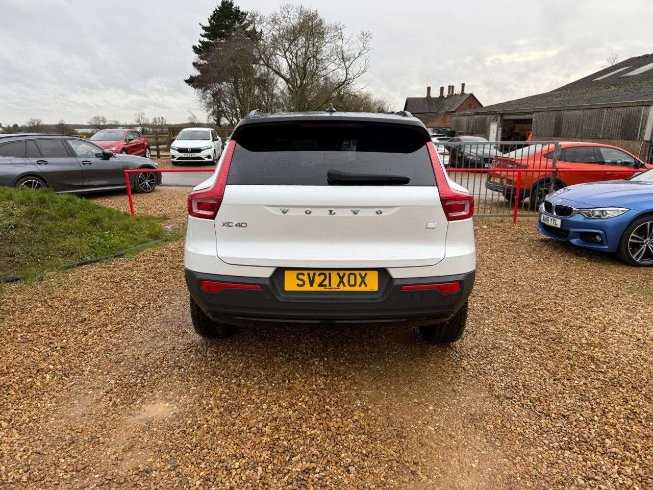 2021 VOLVO XC40 2021 VOLVO XC40