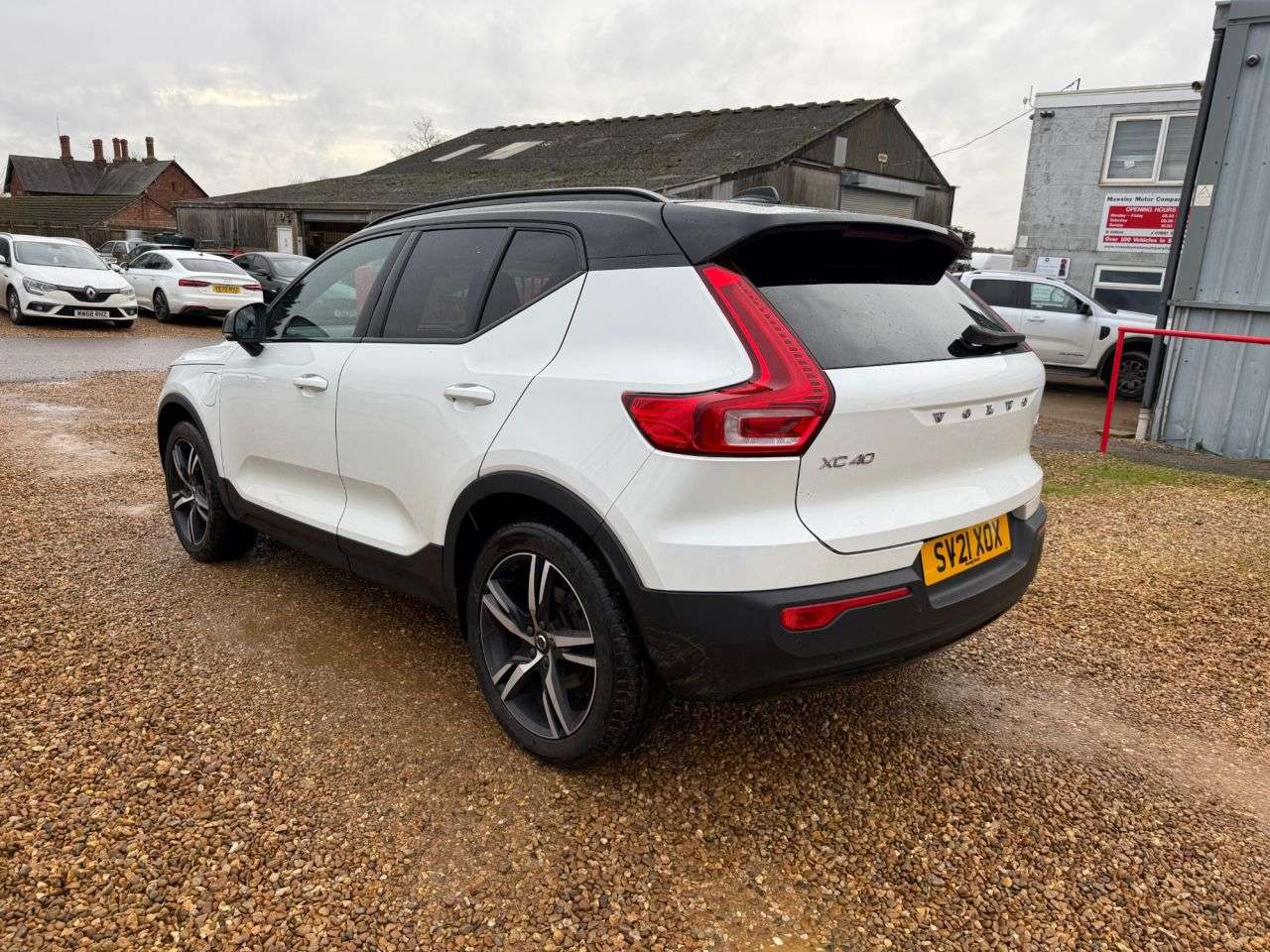 2021 VOLVO XC40 2021 VOLVO XC40